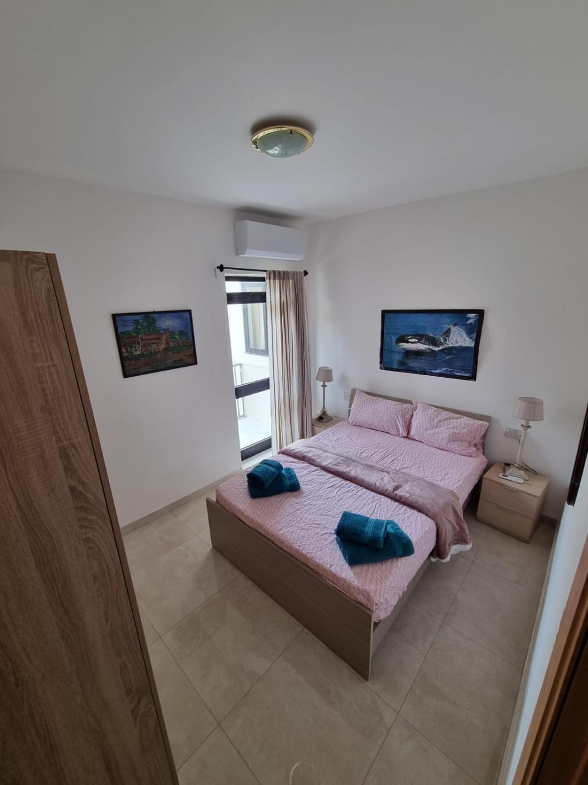 Modern Three Bedroom Apartment In Center Bugibba 세인트폴스베이 외부 사진